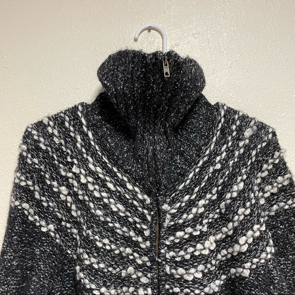 Susan Bristol Wool and Alpaca blend knitted zip up cardigan sweater. - Picture 7 of 12